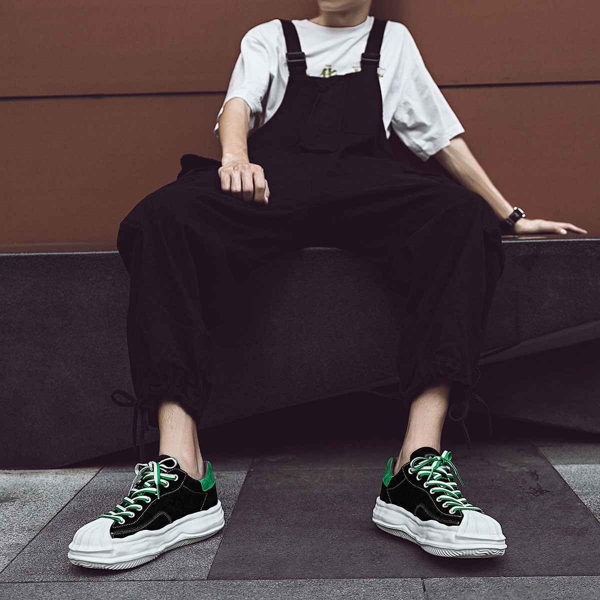 LQ225 EMA 11 Sneakers