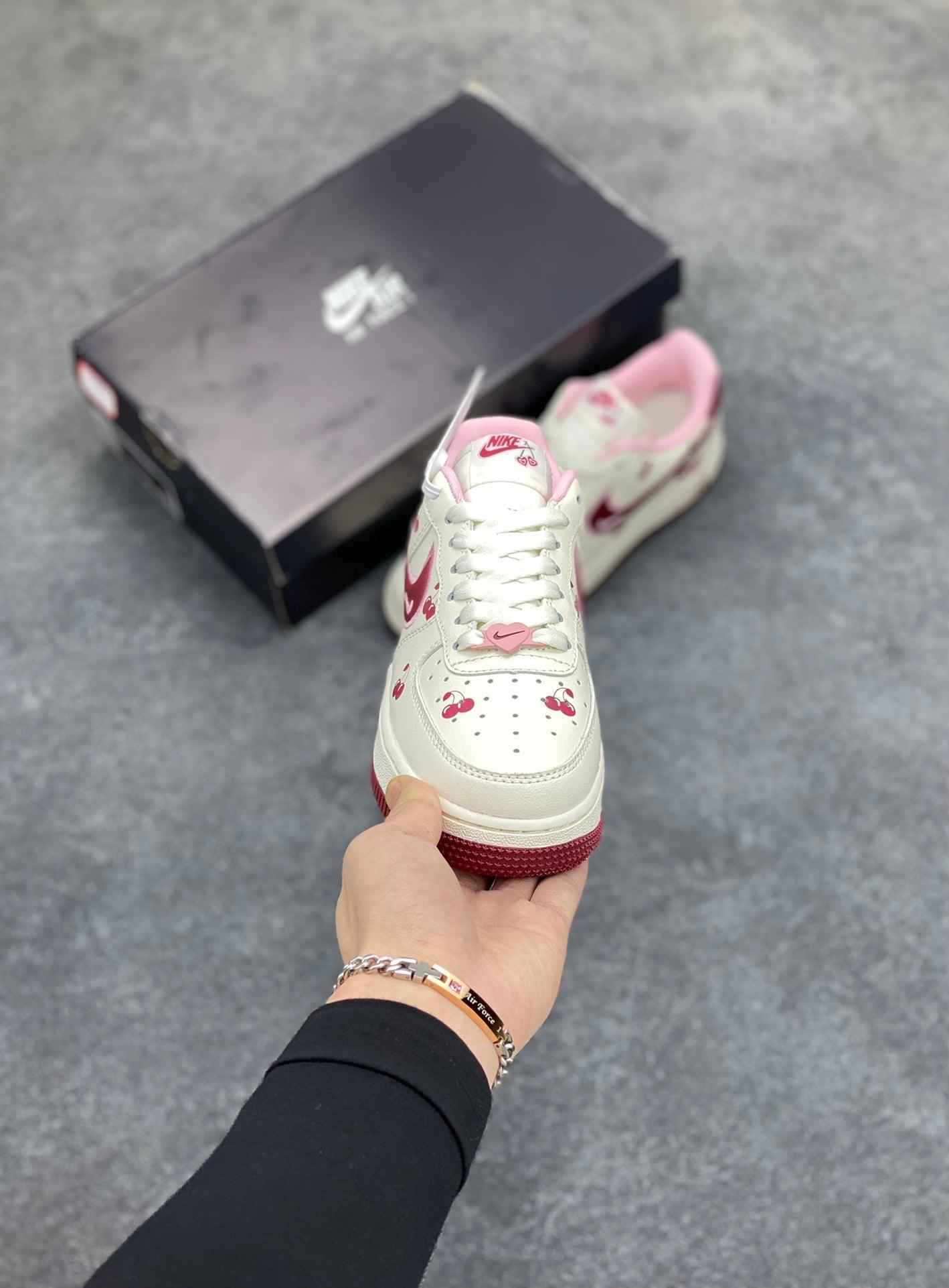 Custom Air Force 1'07 Low Valentine's Day