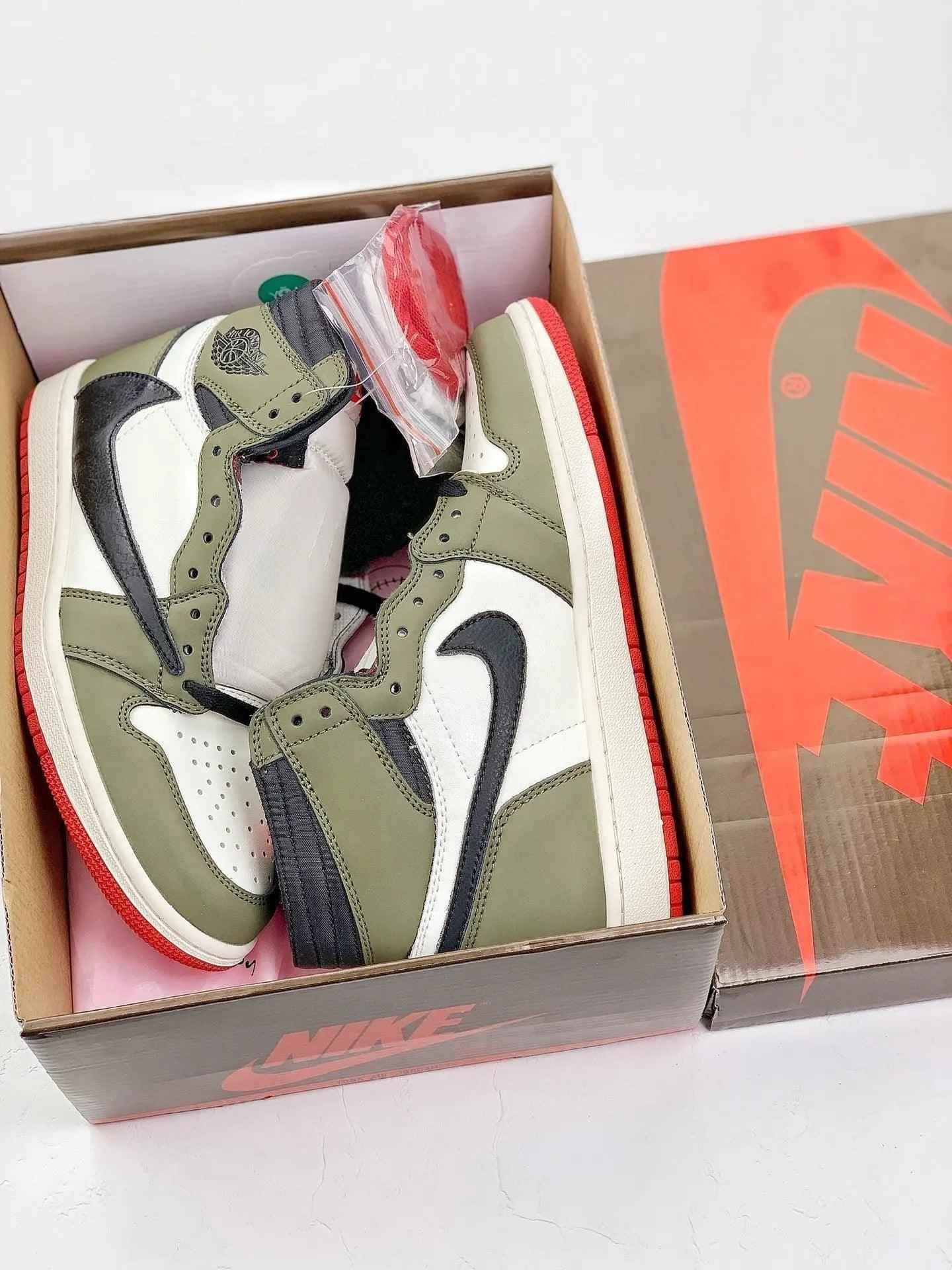 Custom GREEN T-Scott Fragment x Air Jordan 1 High Q Sneakers - Cactus Jack Style with Custom Box