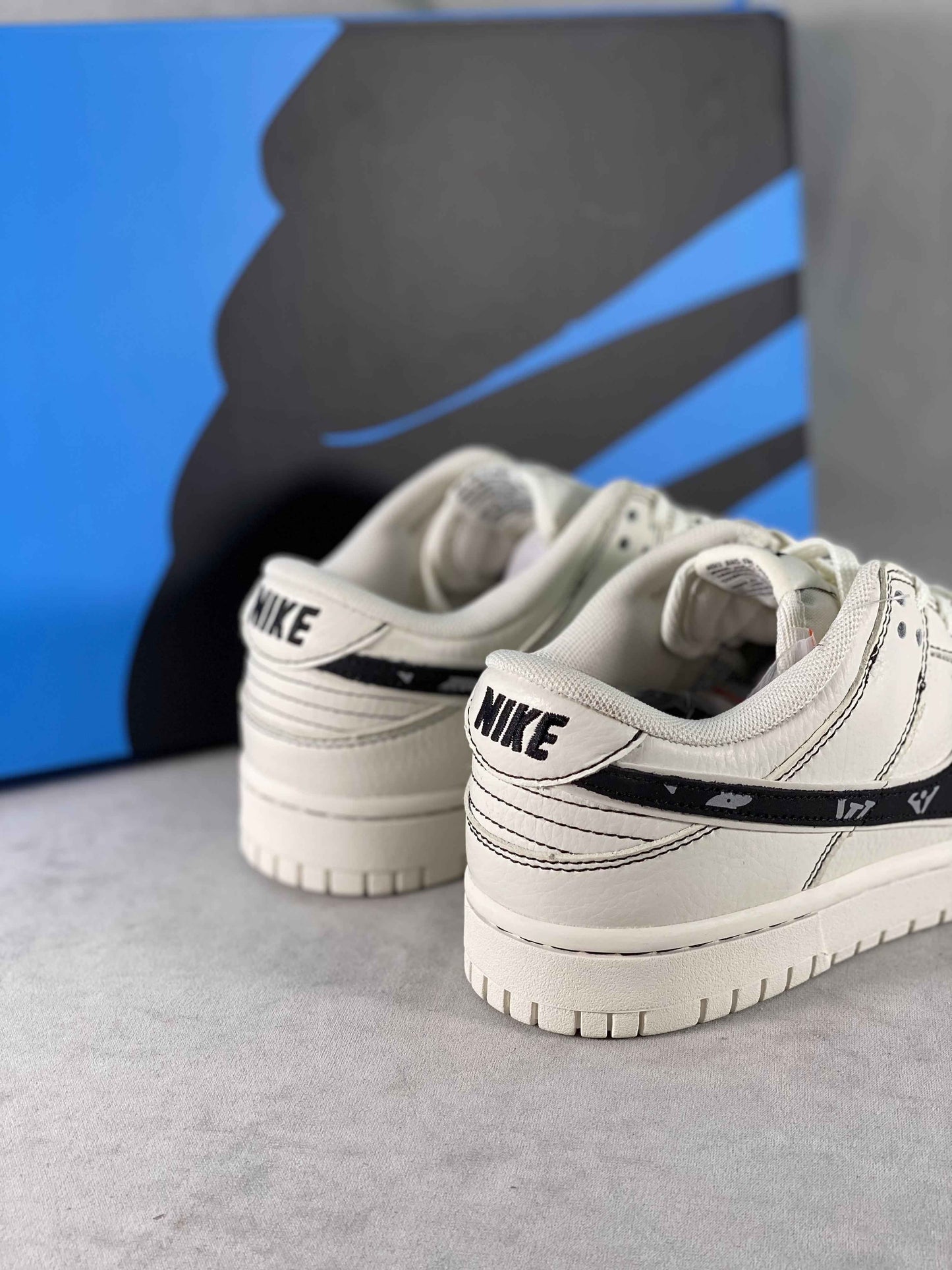 Custom Dunk SB Low x LV DD1391 106