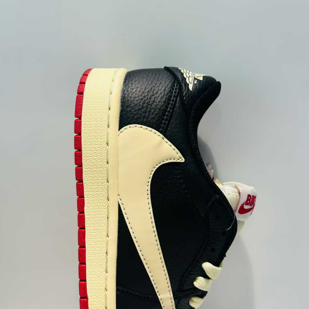 Travis Scott x Air Jordan 1 Low OG Luxuryurbanwear