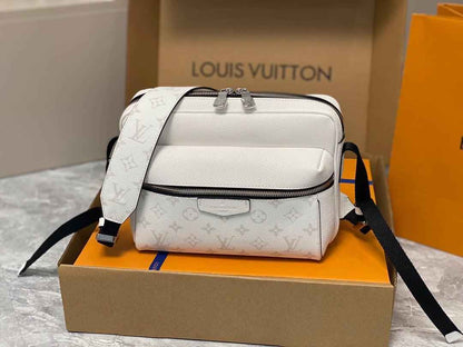 LV Taigarama Outdoor M30233