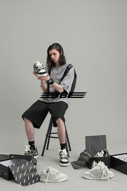 Black and White Retro Wave Sneakers - Wolvess