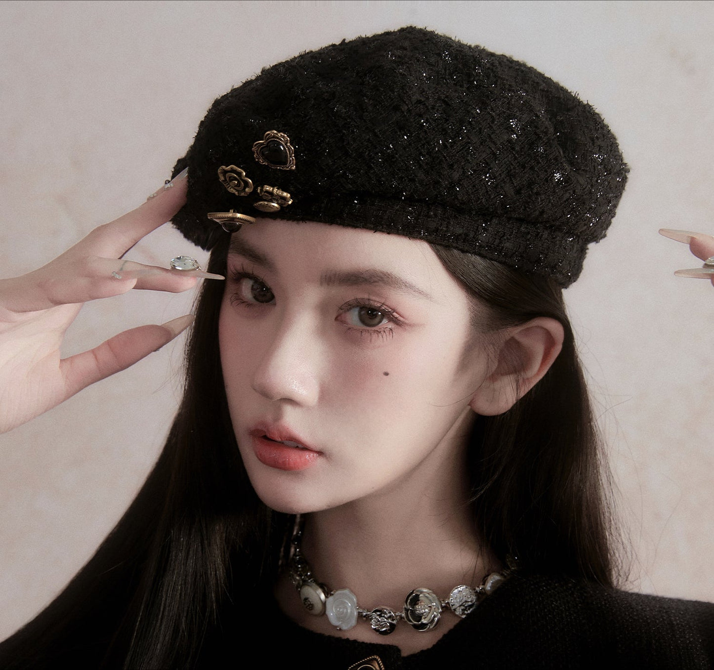 Black Wool Beret with Pin Accessories - Wolvess