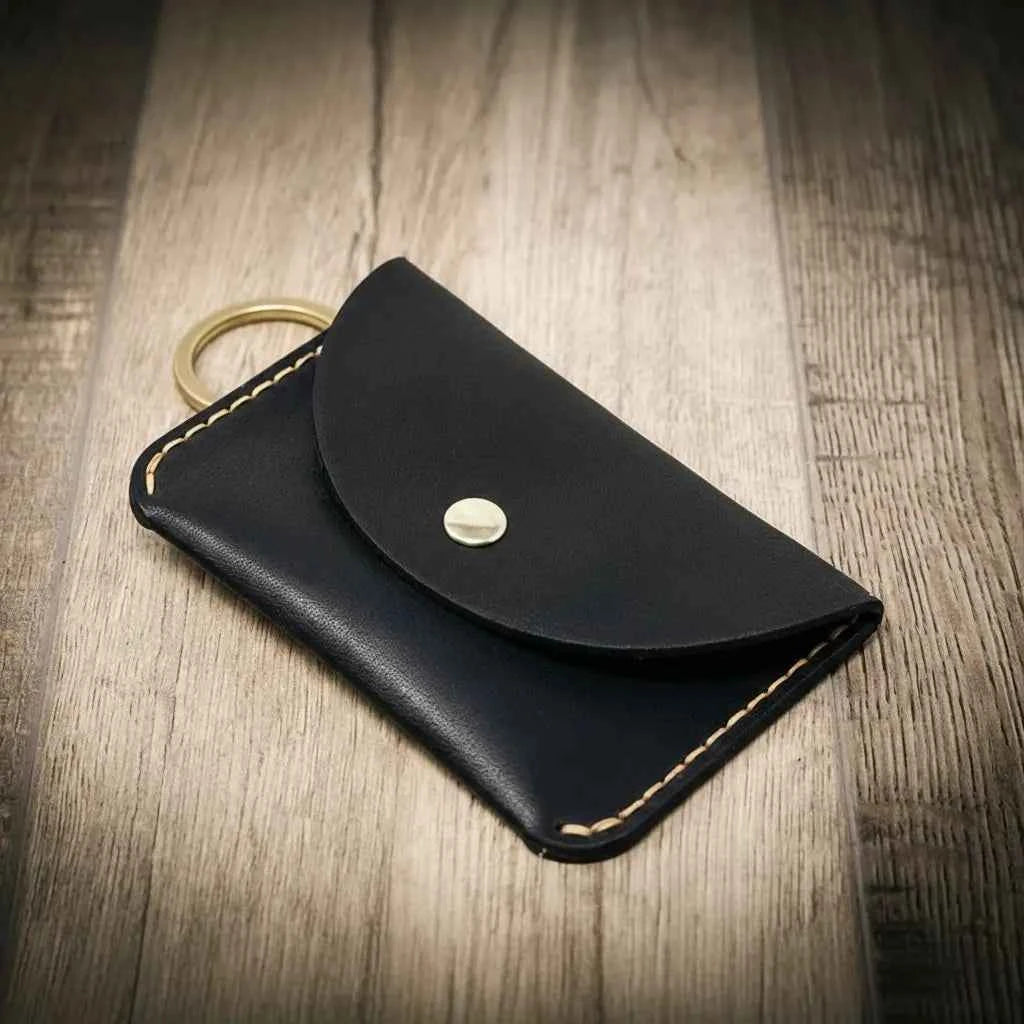 The Richmond Leather Keychain Wallet in Black Bull Sheath Leather