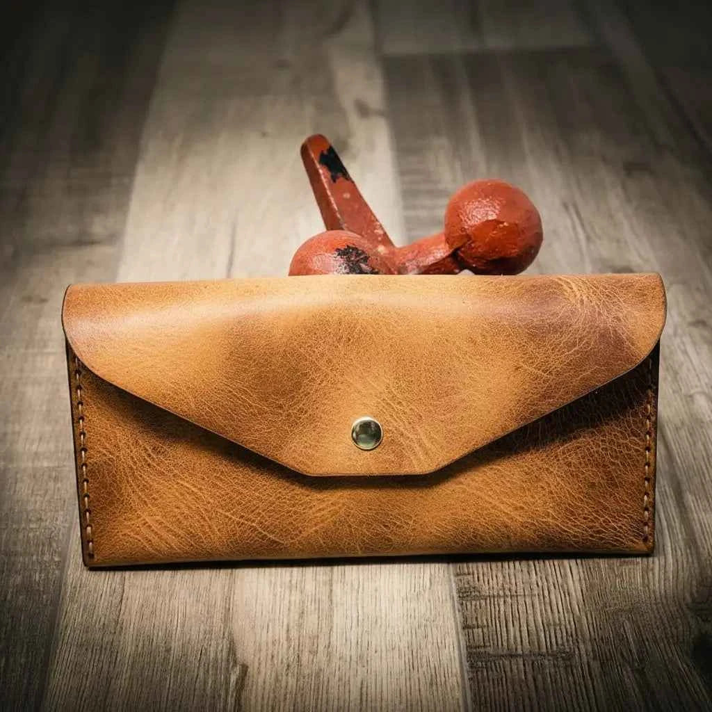 Sugar Land Clutch Wallet - Saddle Tan Bull Sheath Leather