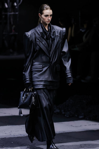 Avant-Garde Metal Handle Shoulder Bag - Sleek Black Designer Tote - Wolvess