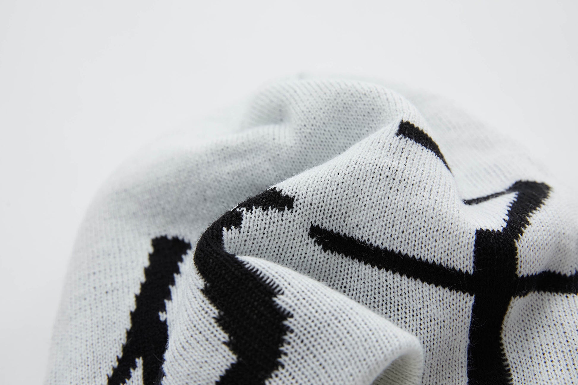 Gothic Rune Beanie - Wolvess