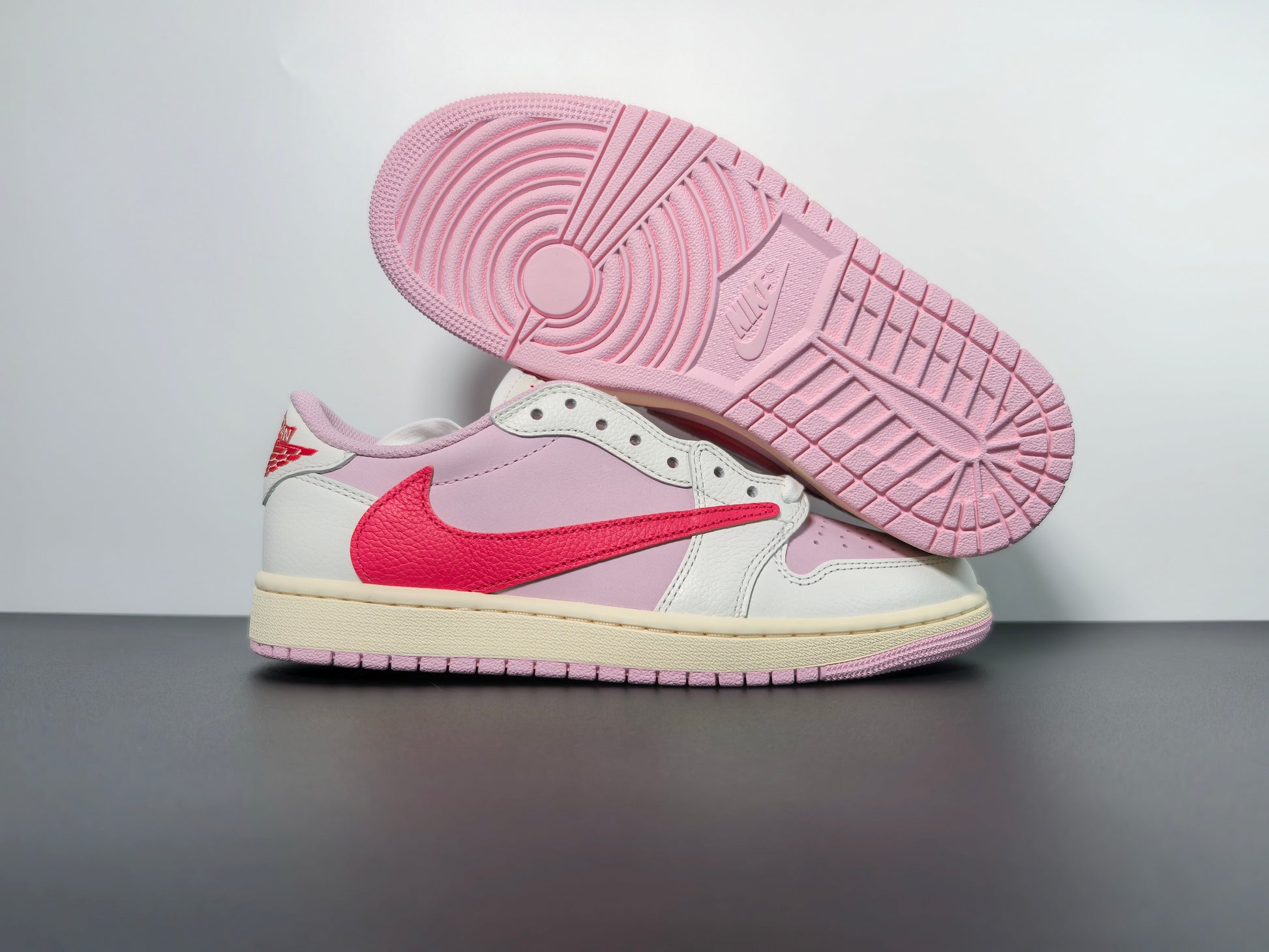 Travis Scott × AJ1 Low "Shy Pink" air jordan