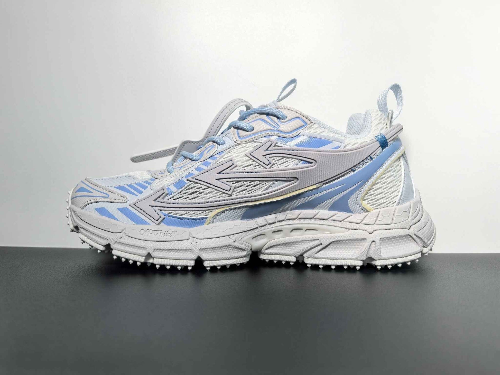 Off-White C/O Virgil Abloh Sneakers 001