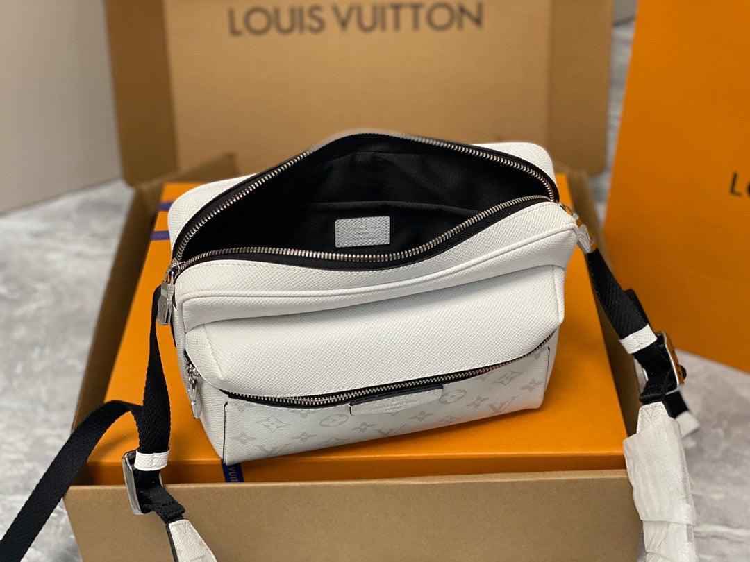 LV Taigarama Outdoor M30233