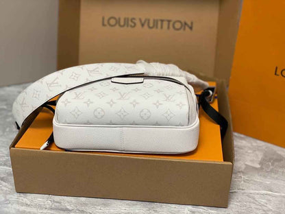 LV Taigarama Outdoor M30233