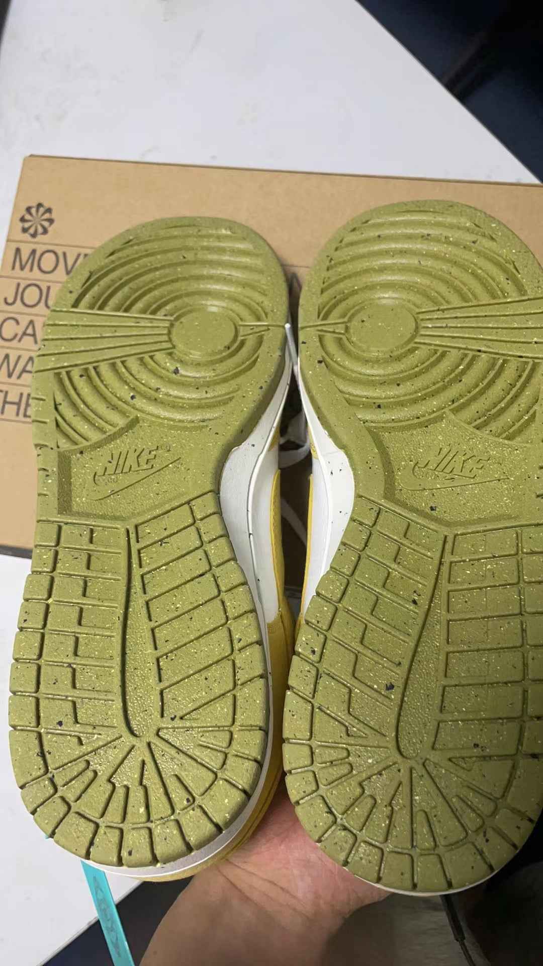 Sneaker shoes women and men shoes05