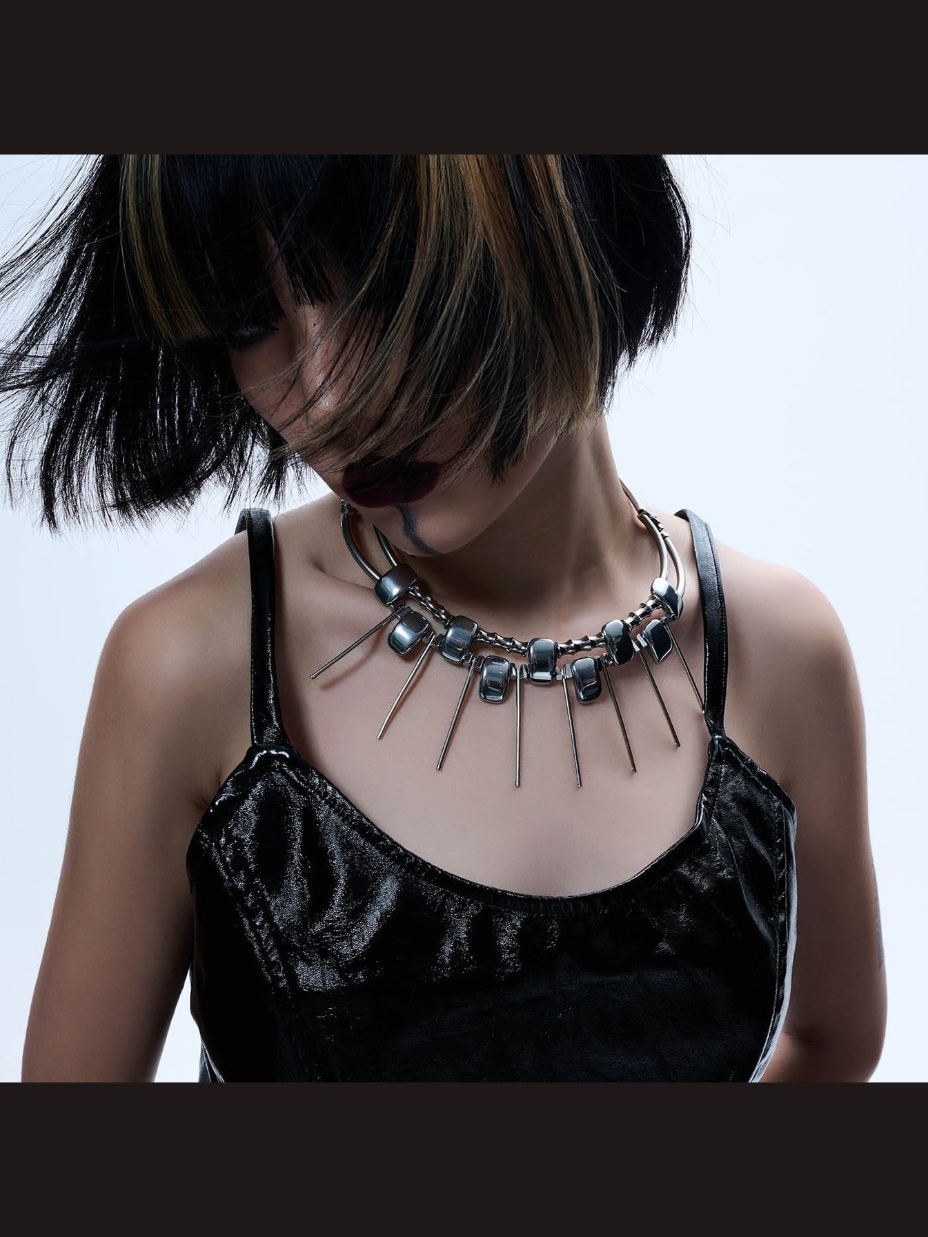 Double-Strand Metallic Spike Choker Necklace - Wolvess