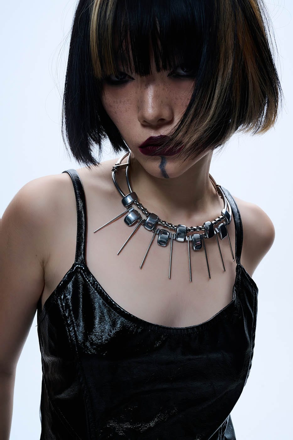 Double-Strand Metallic Spike Choker Necklace - Wolvess