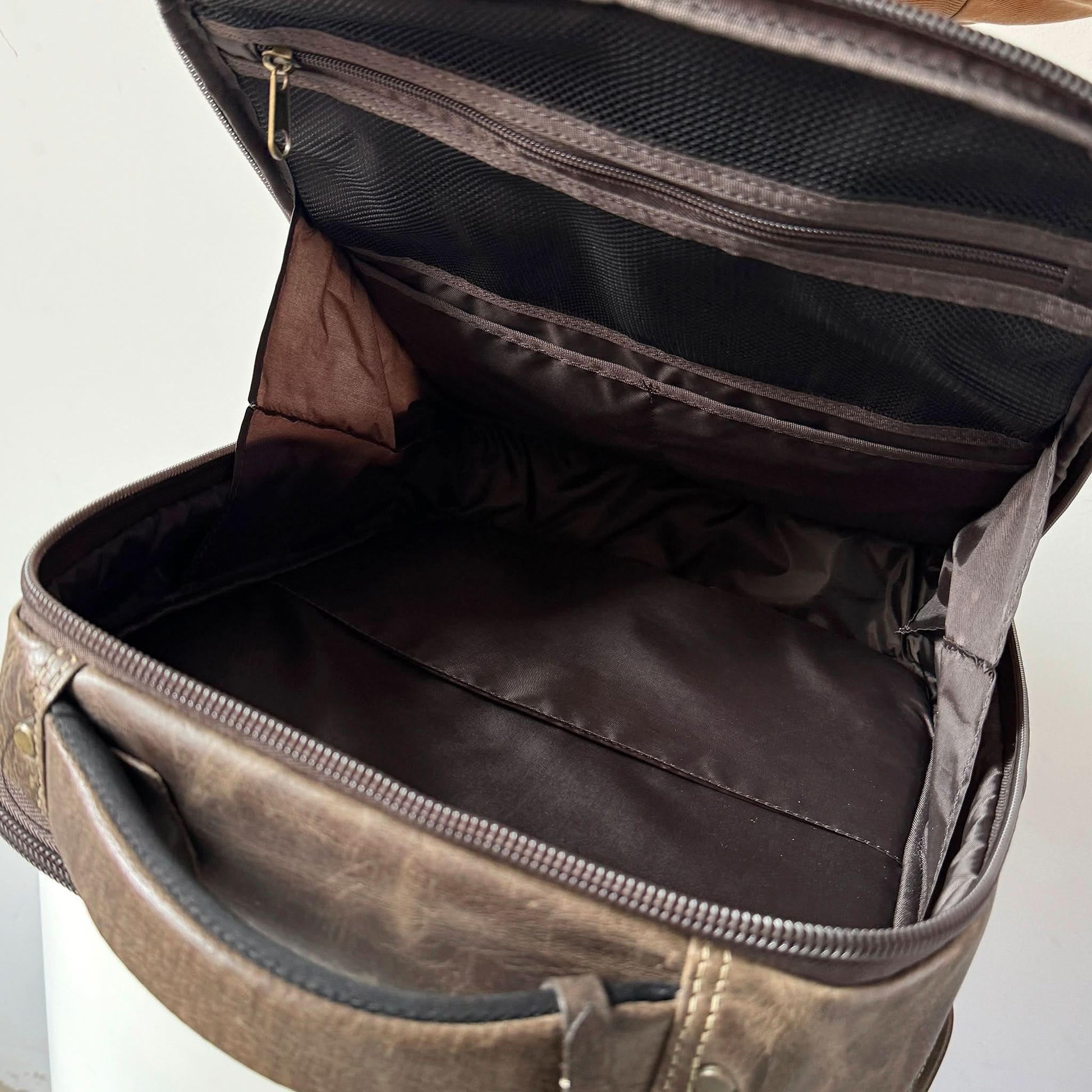 Crazy Horse Full-Grain Leather Laptop Backpack – Premium, Rugged & Stylish MiamiLeathers.com