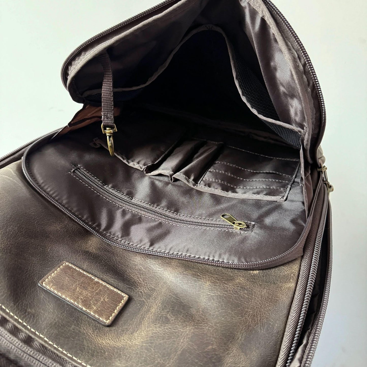 Crazy Horse Full-Grain Leather Laptop Backpack – Premium, Rugged & Stylish MiamiLeathers.com