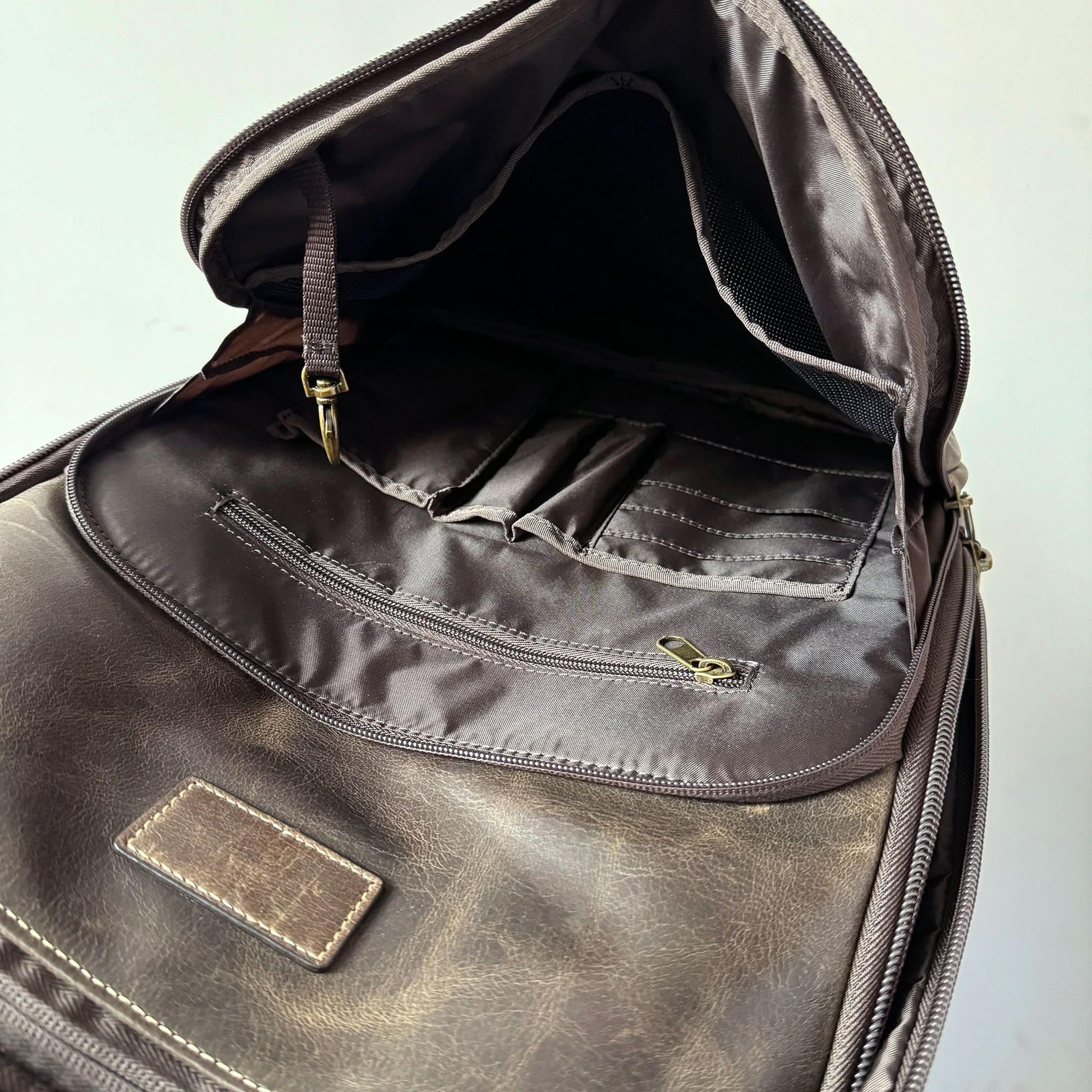 Crazy Horse Full-Grain Leather Laptop Backpack – Premium, Rugged & Stylish MiamiLeathers.com