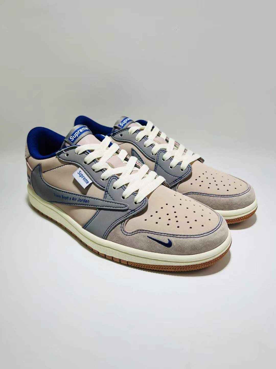 Designer Air Jordan 1 Travis Scott x Supreme XD1568 102