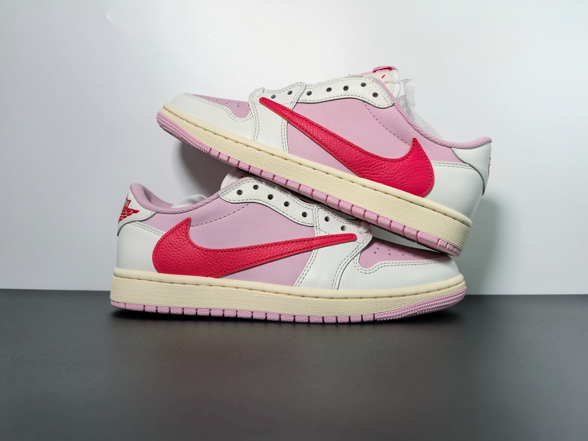 Travis Scott × AJ1 Low "Shy Pink" air jordan