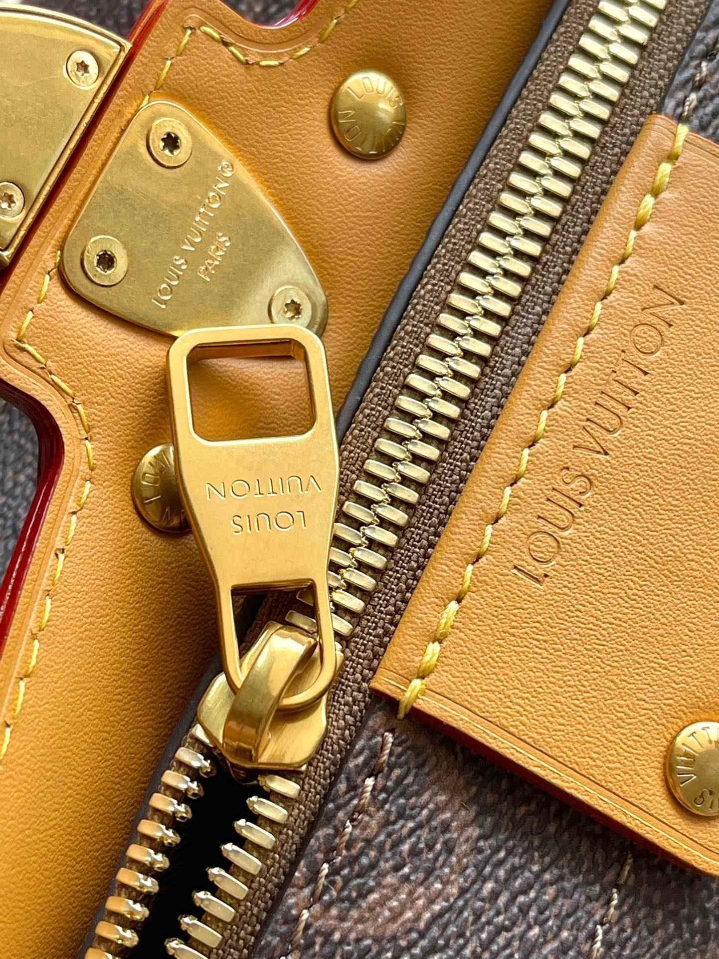 LuVi Soul Trunk East West Monogram Dus M11744