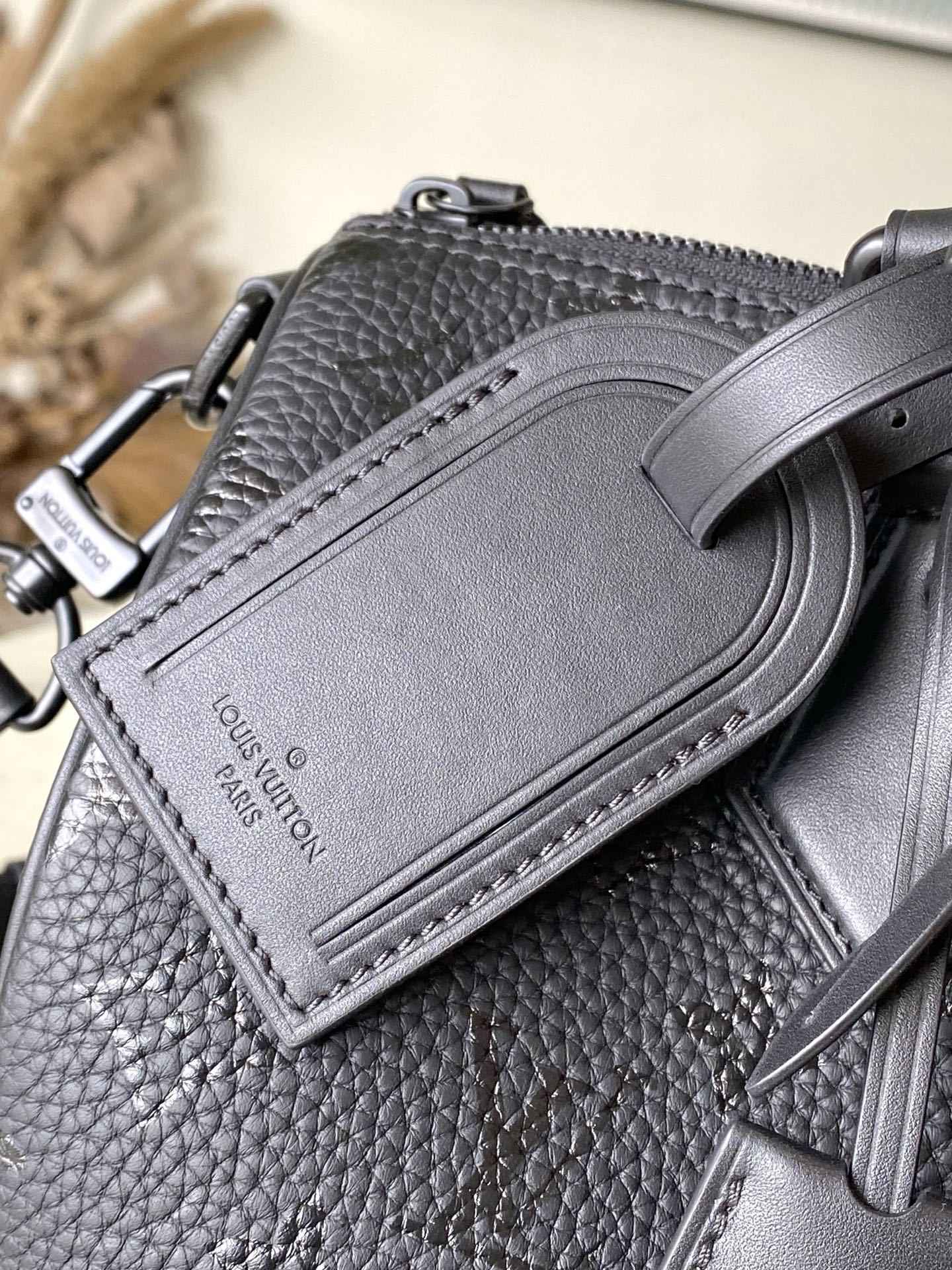 Wolvess Speedy Bandoulière 30 Monogram Leather M24435