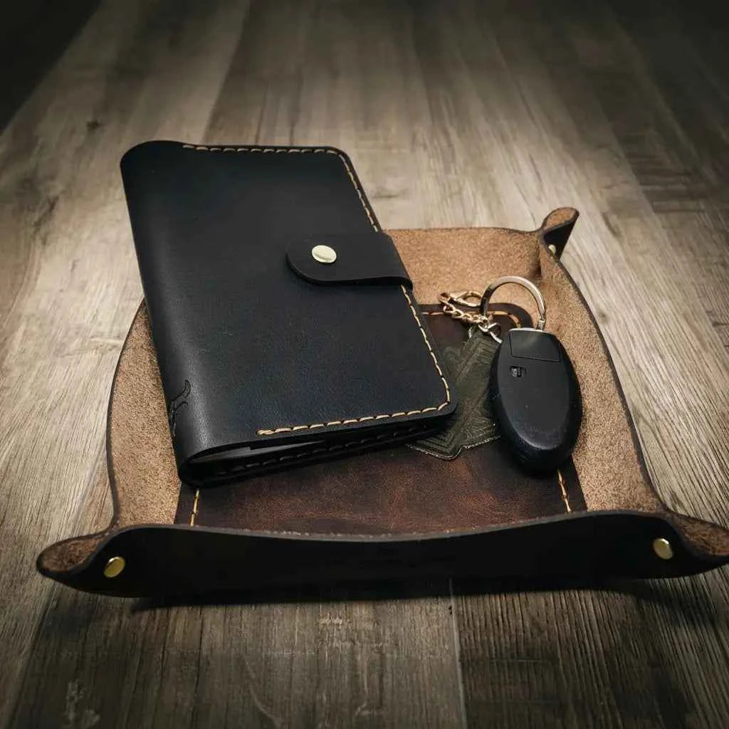 Valet Tray - Walnut Bull Sheath Leather