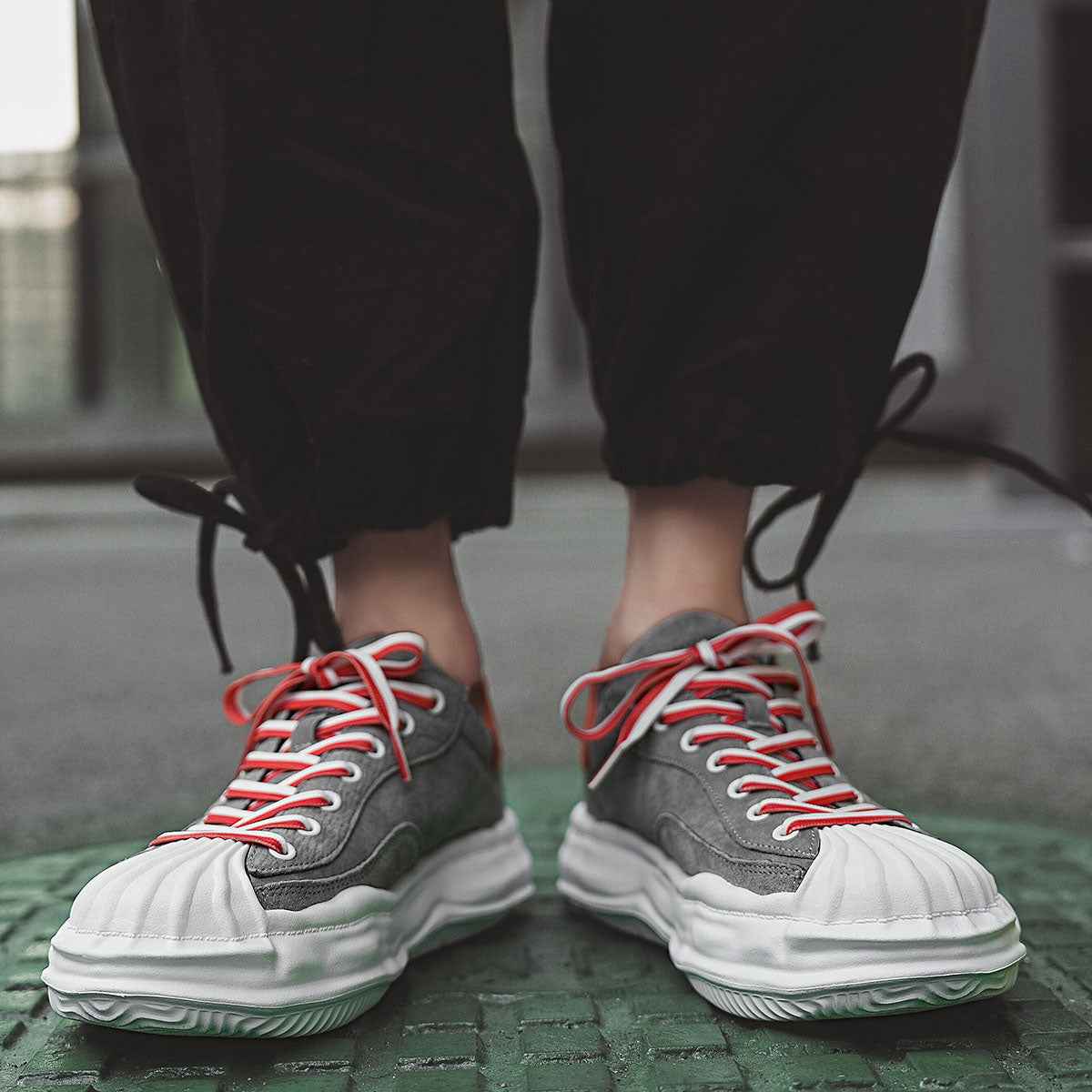 LQ225 EMA 11 Sneakers