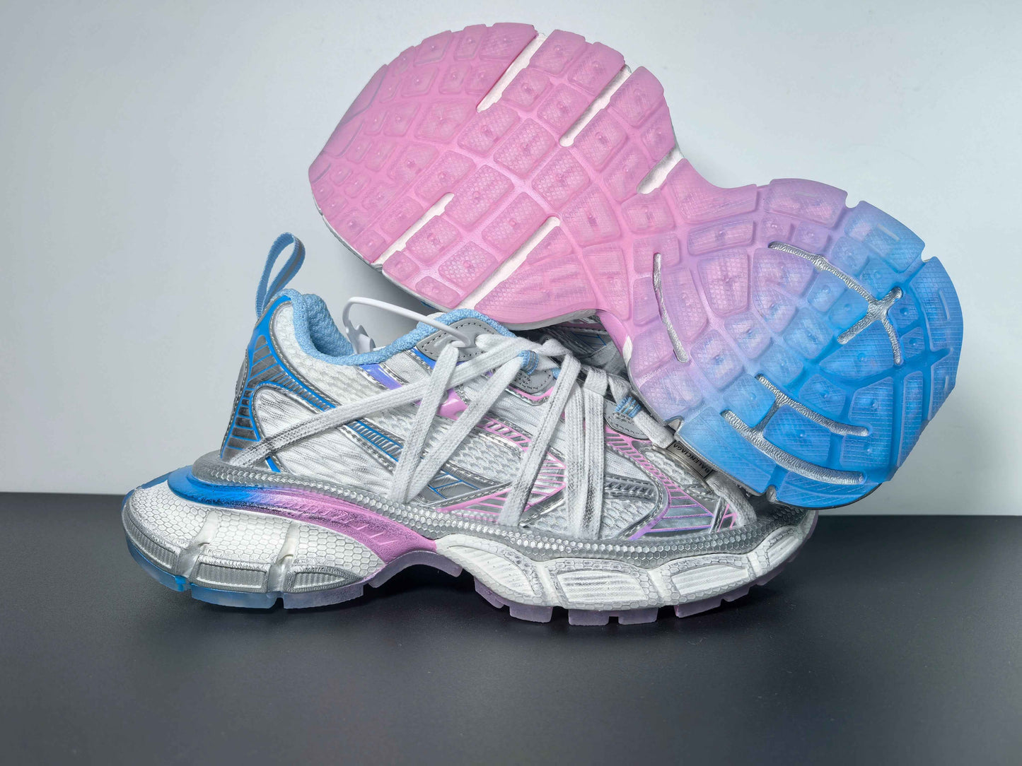 Balenciaga Runner 3XL Extreme Lace 02