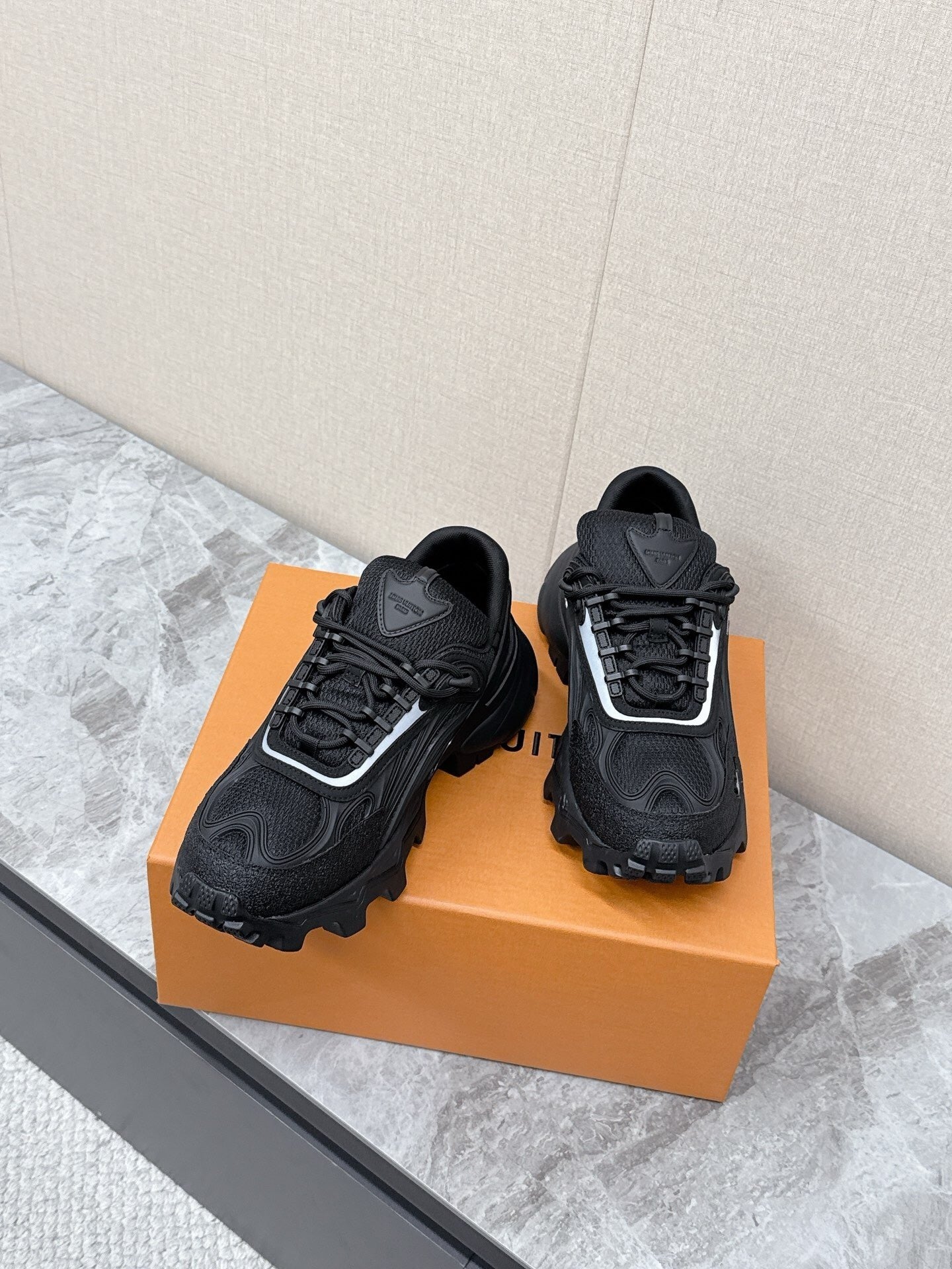 LV Monogram Runner AS00440 - Wolvess