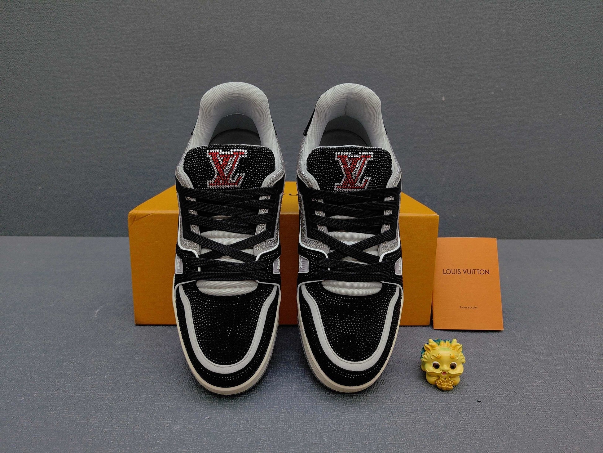 Virgil Abloh x LV Monogram Sneakers AS00400-03 air force 1 low