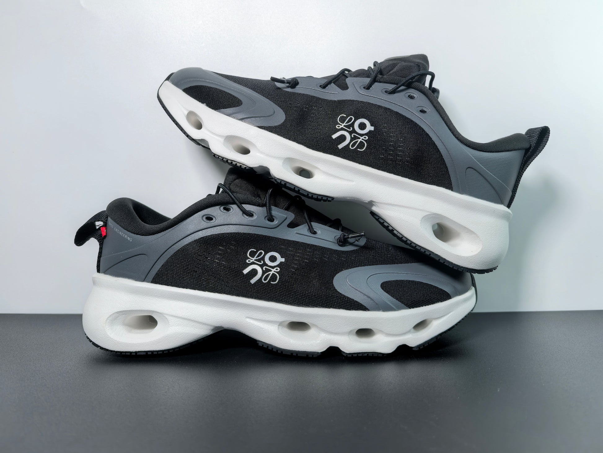 LOEWE x On Cloudsolo loewe