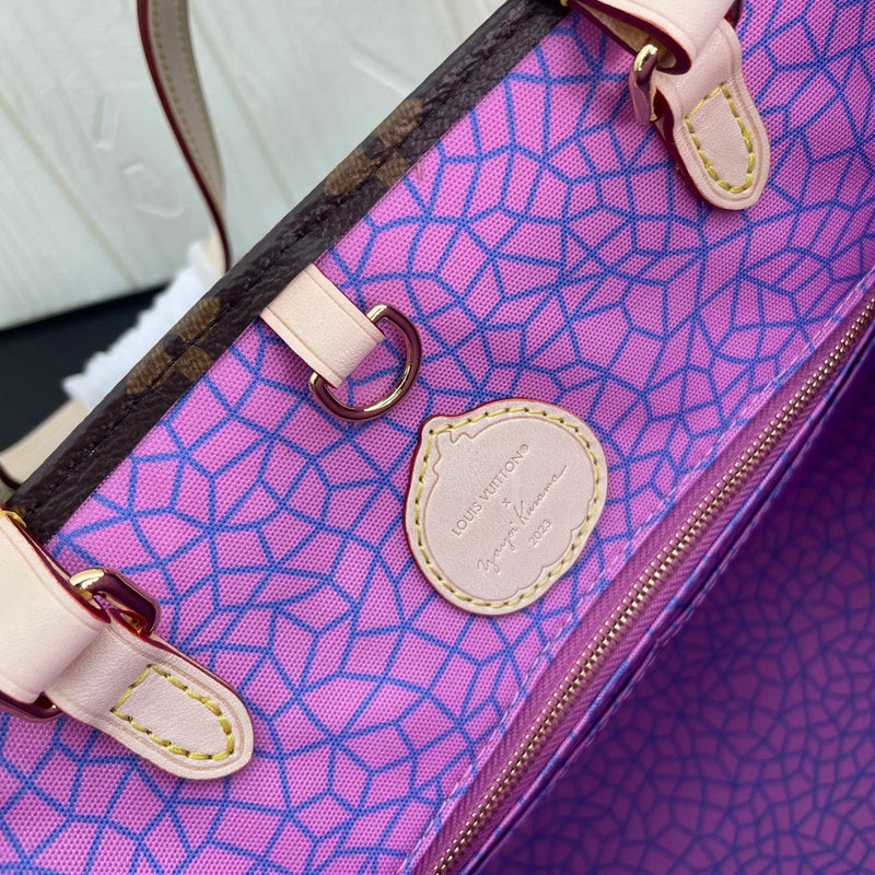 Wolvess - LOV Bags - 209 Wolvess