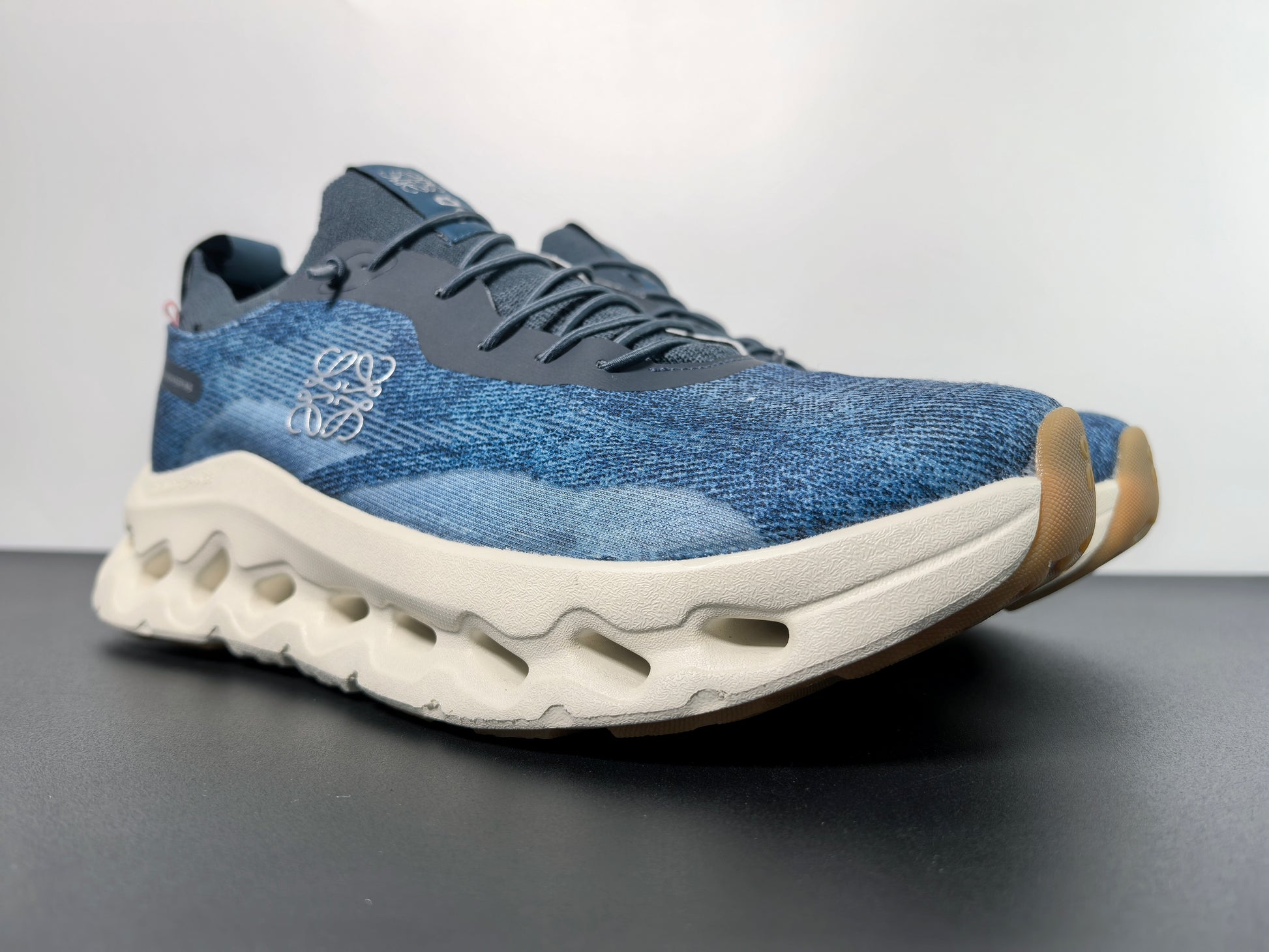 LOEWE x On Cloudtilt loewe