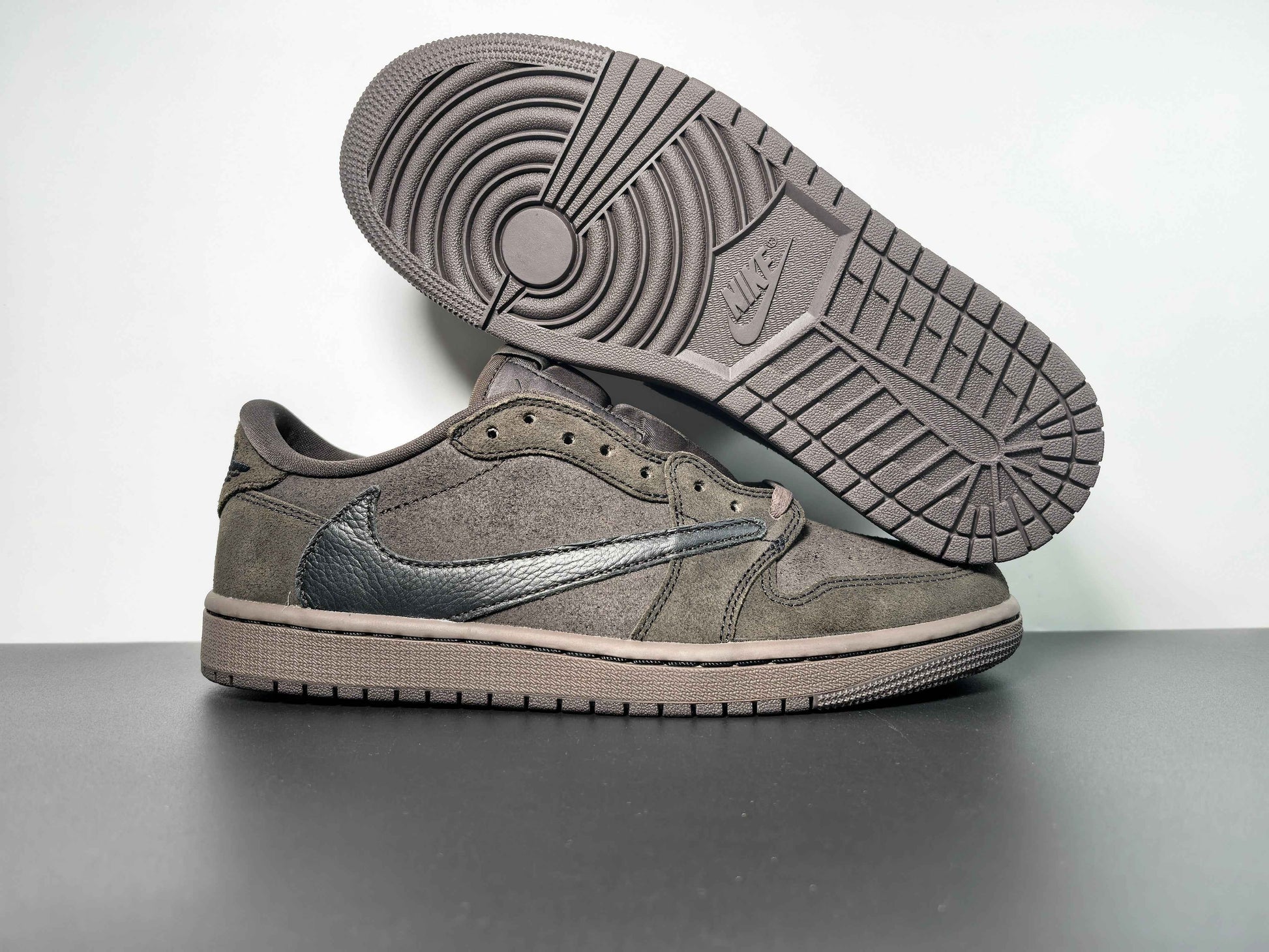 Custom Travis Scott x Air Jordan 1 Low OG “ DM7866-202