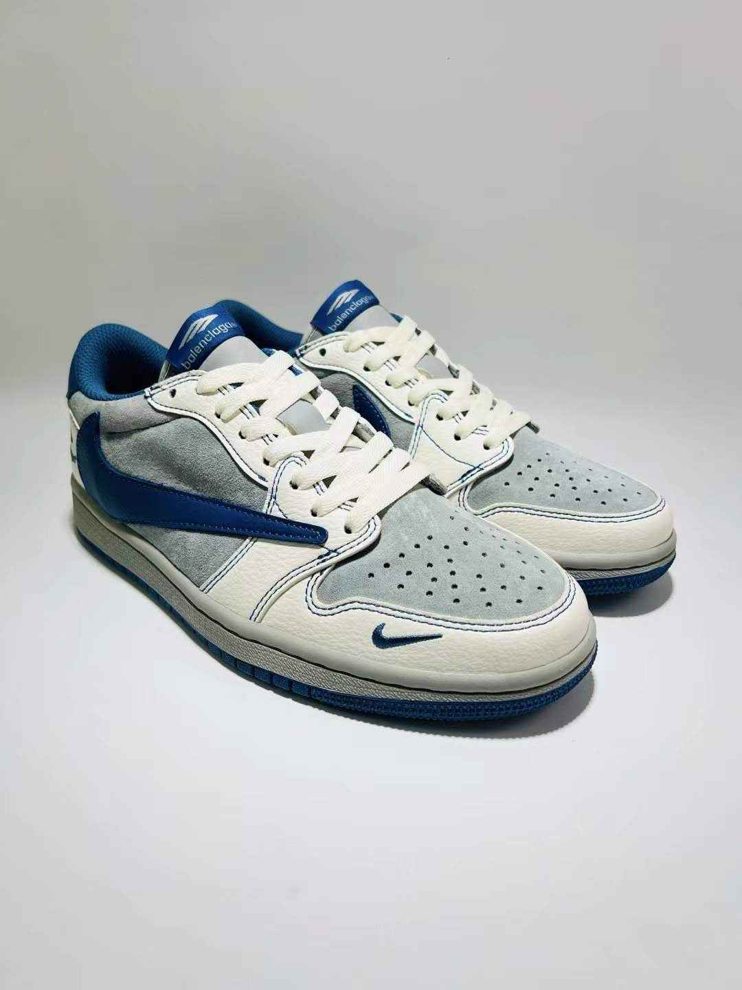 Designer Air Jordan Travis Scott Balenciaga XD1568 105 - Limited Edition Sneakers