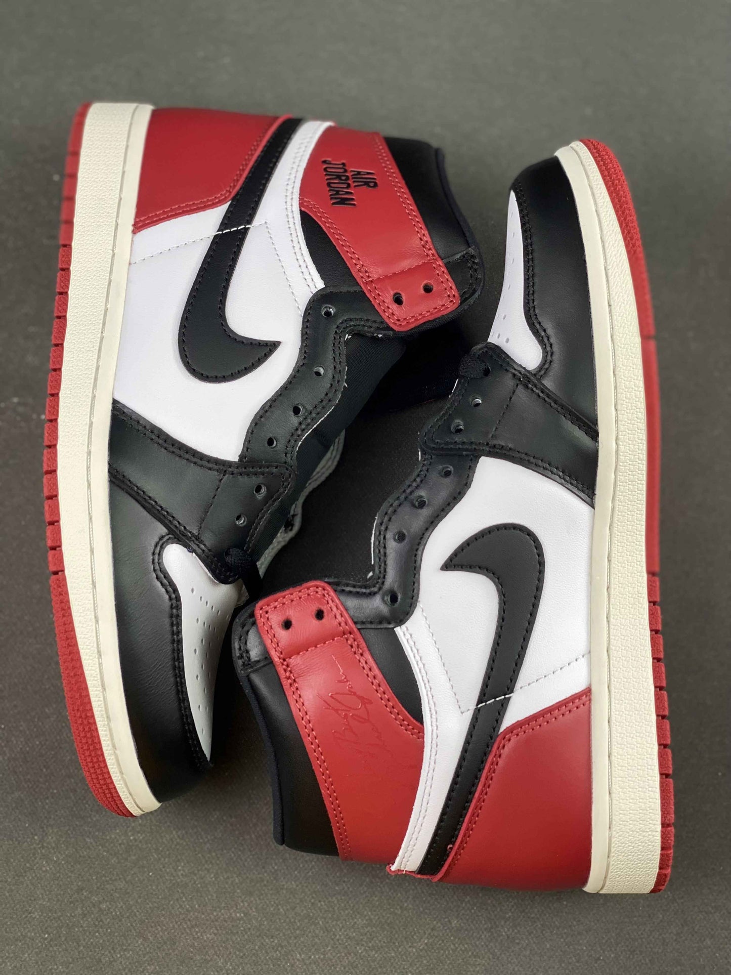 Custom Air Jordan 1 High OG“Black Toe Reimagined”