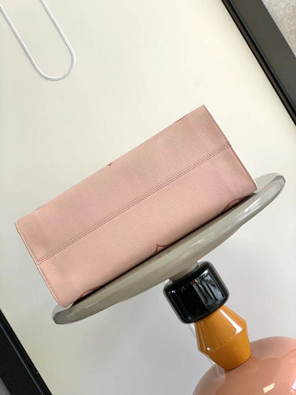 Wolvess - LOV Bags - 215 Wolvess