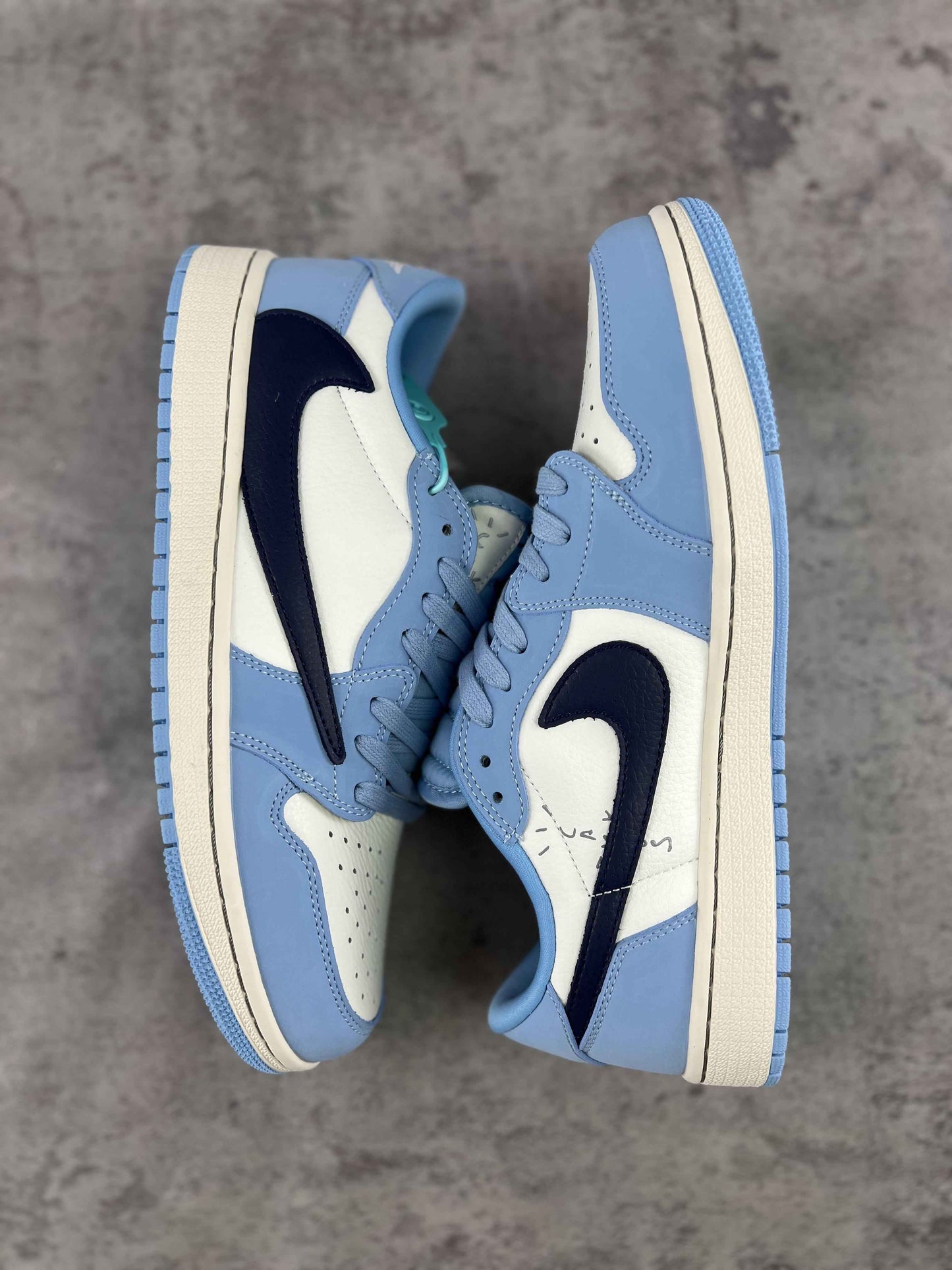 Custom Travis Scott x Air Jordan 1 DM7688 400