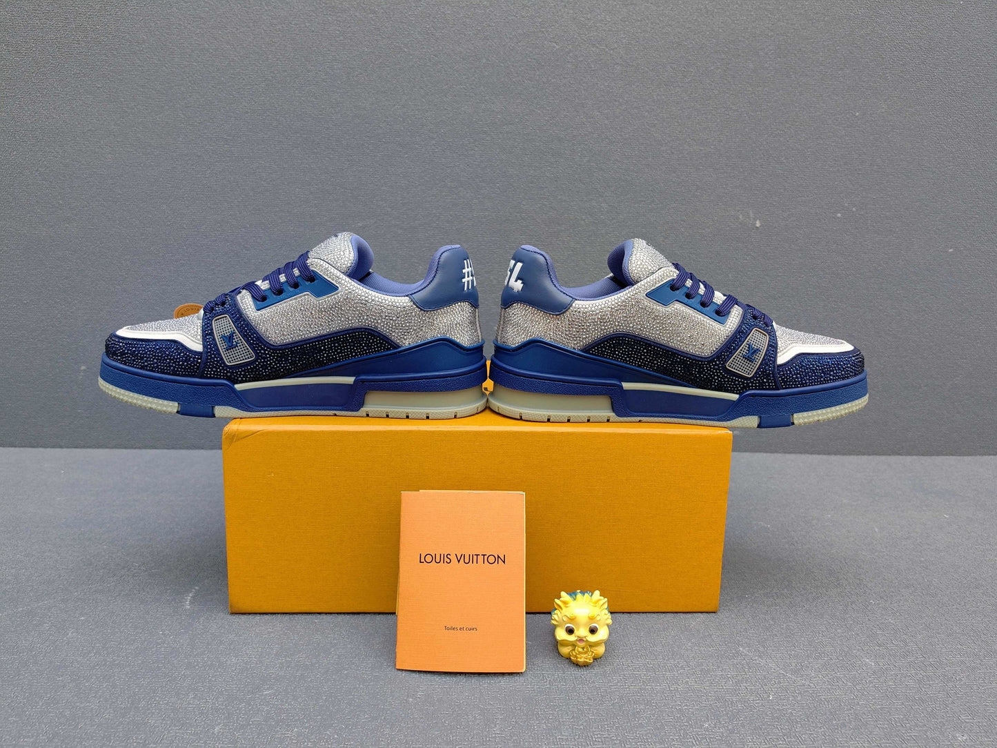 Virgil Abloh x LV Monogram Sneakers AS00400-02 air force 1 low