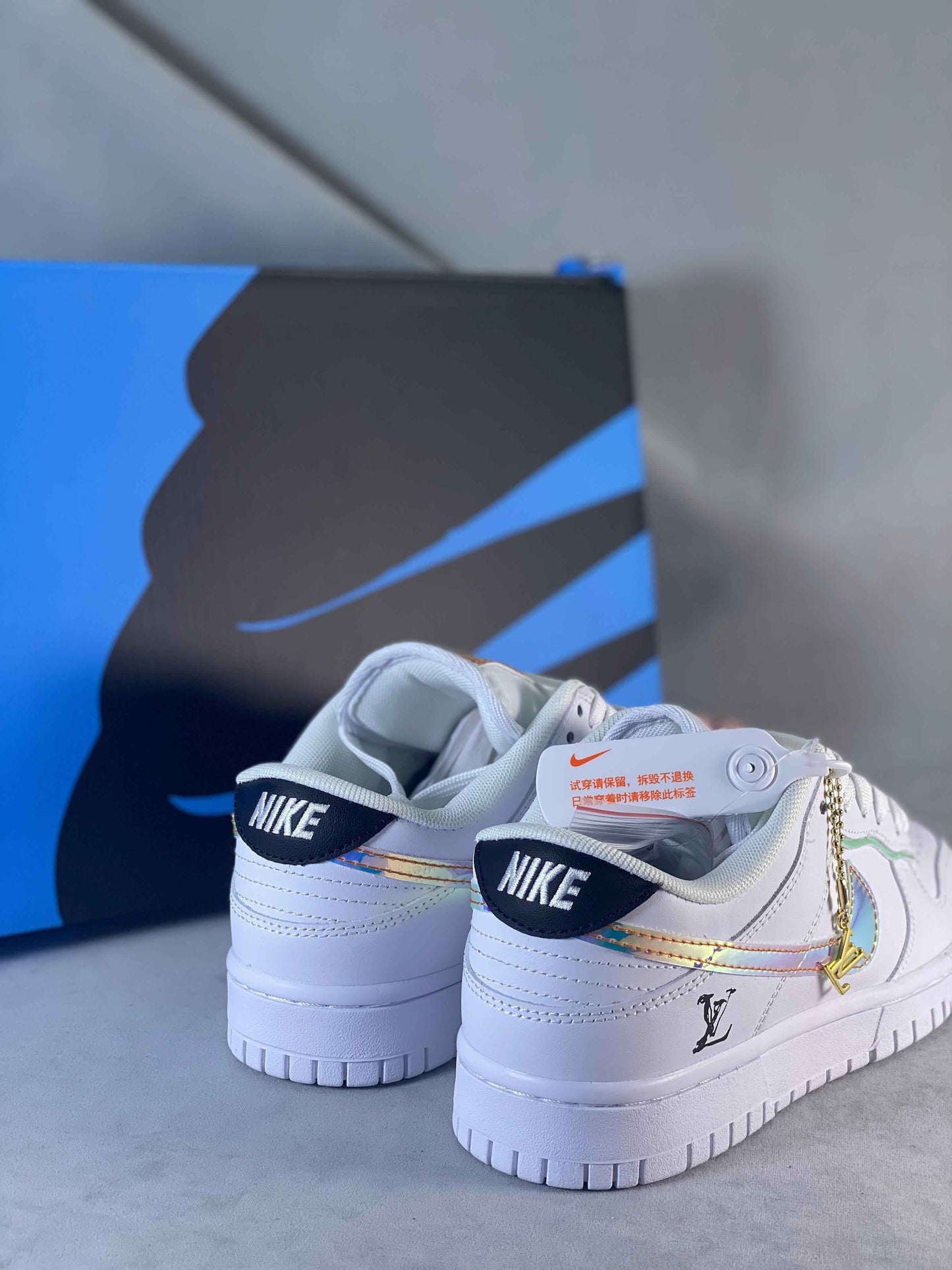 Custom LV x SB Dunk Low DD1391 102