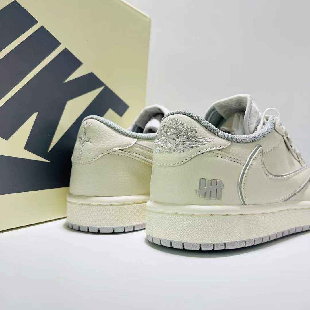 Designer Air Jordan 1 Travis Scott DF1845 532 - Limited Edition Sneakers