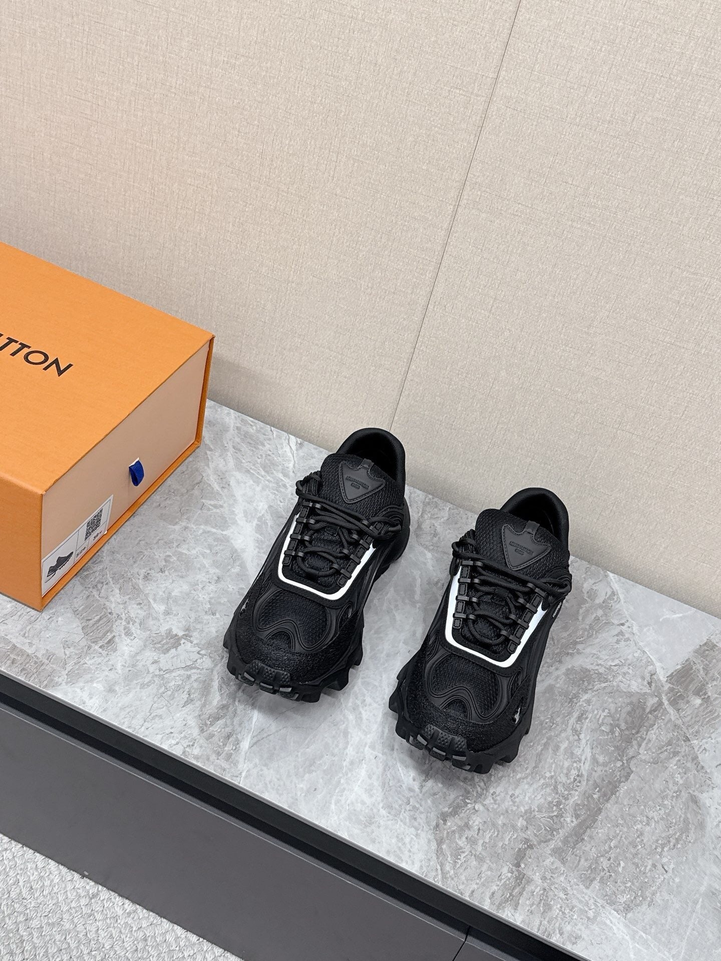 LV Monogram Runner AS00440 - Wolvess