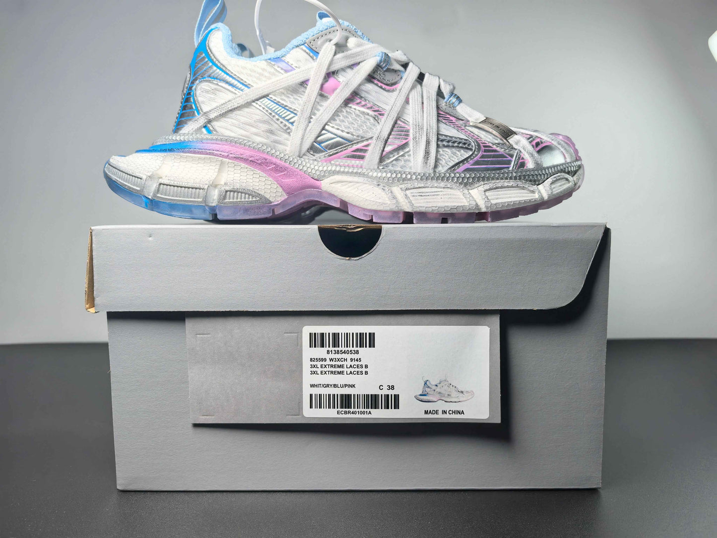 Balenciaga Runner 3XL Extreme Lace 02