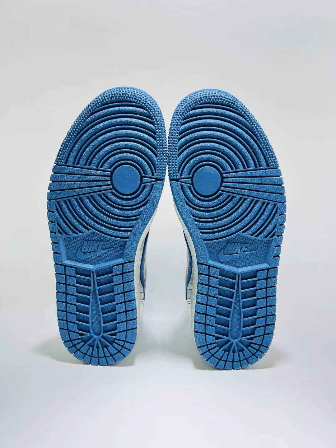 Designer Air Jordan Travis Scott Balenciaga XD1568 105 - Limited Edition Sneakers