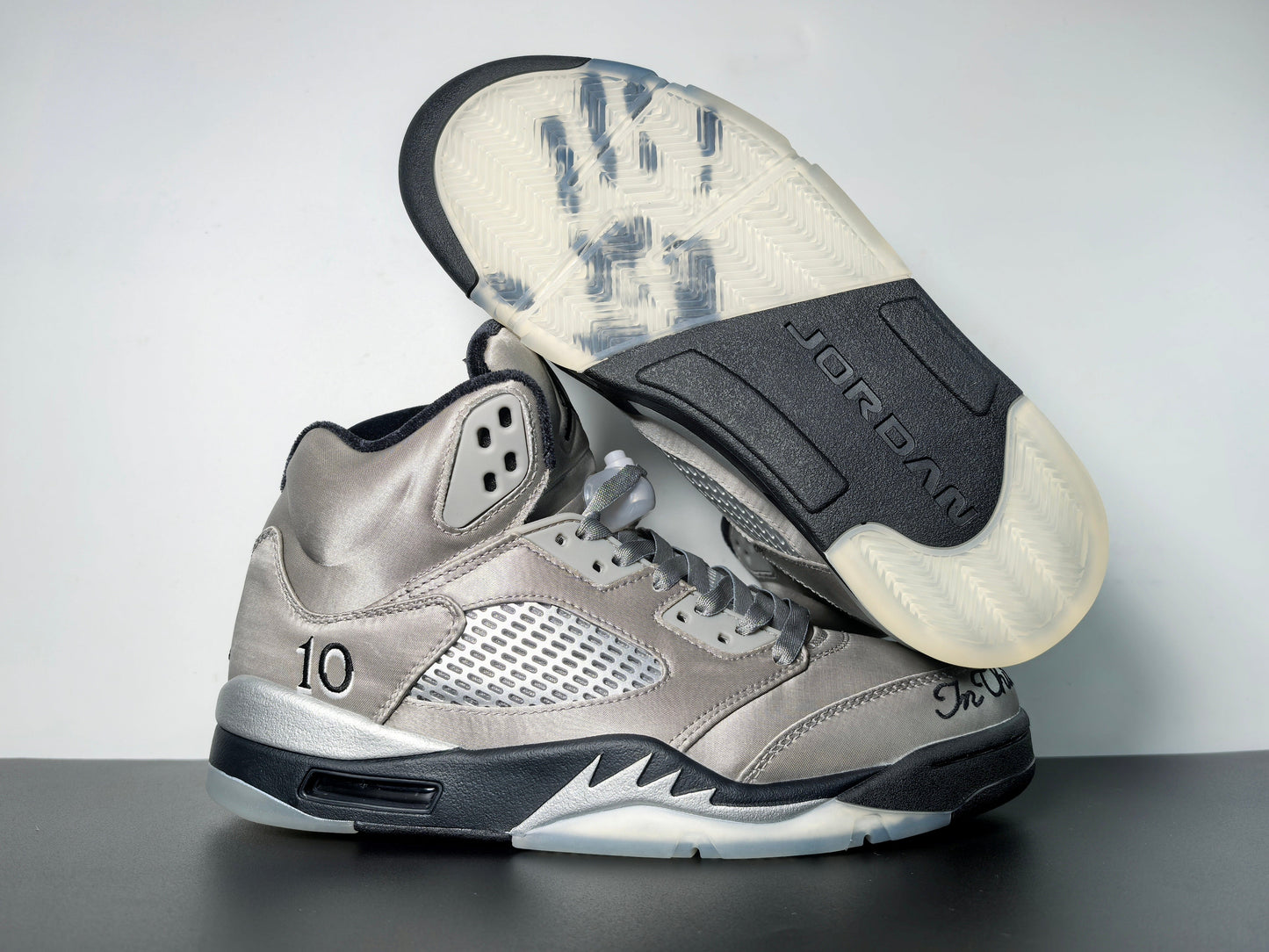 Air Jordan 5 WMNS “Wings”5 Luxury Urban Wear