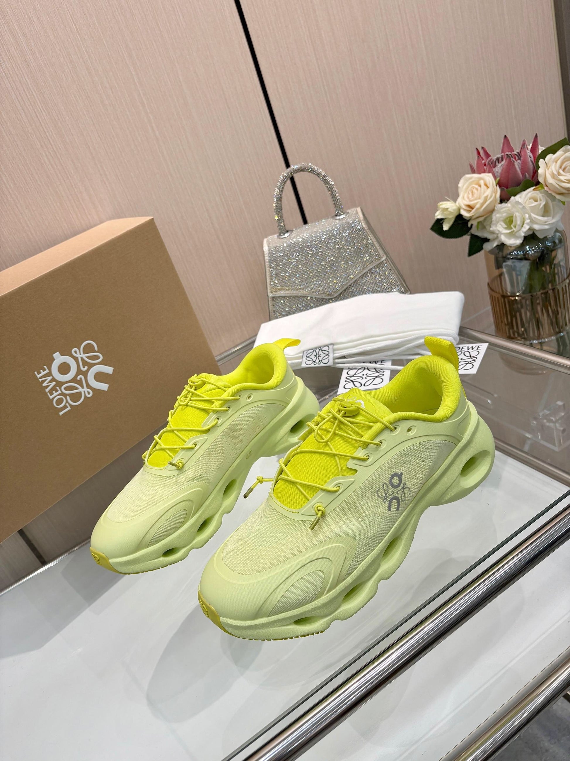 LOEWE x On Cloudsolo loewe
