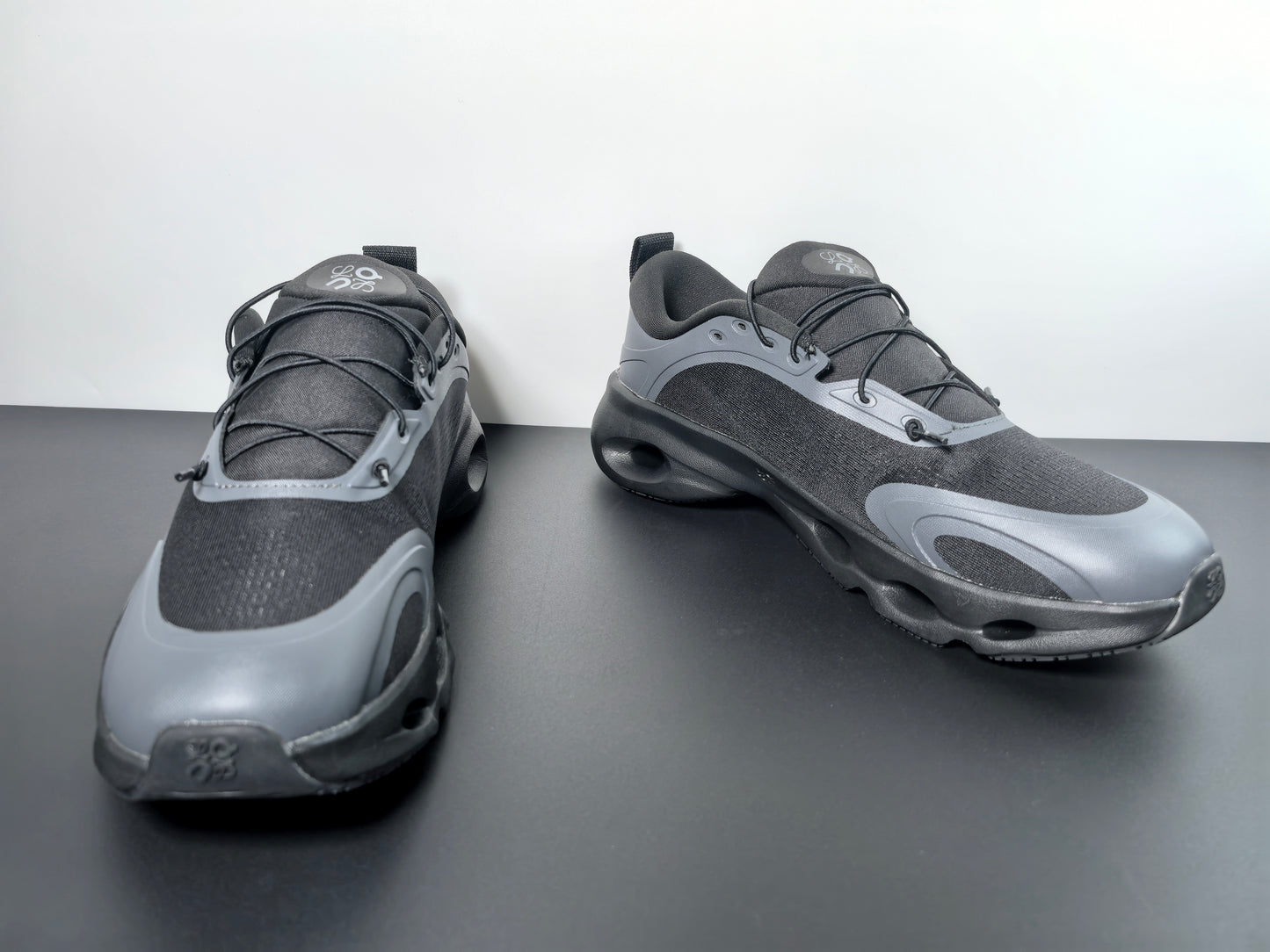 LOEWE x On Cloudsolo loewe