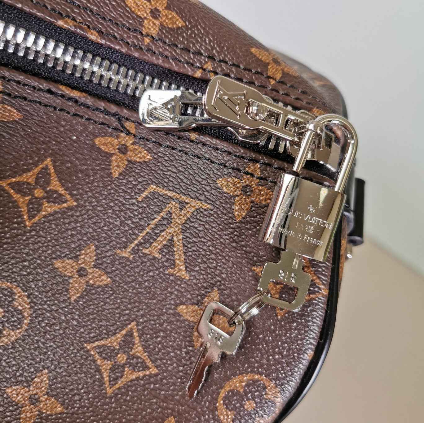 VL - Luxury Edition Monogram Bags LUV 260