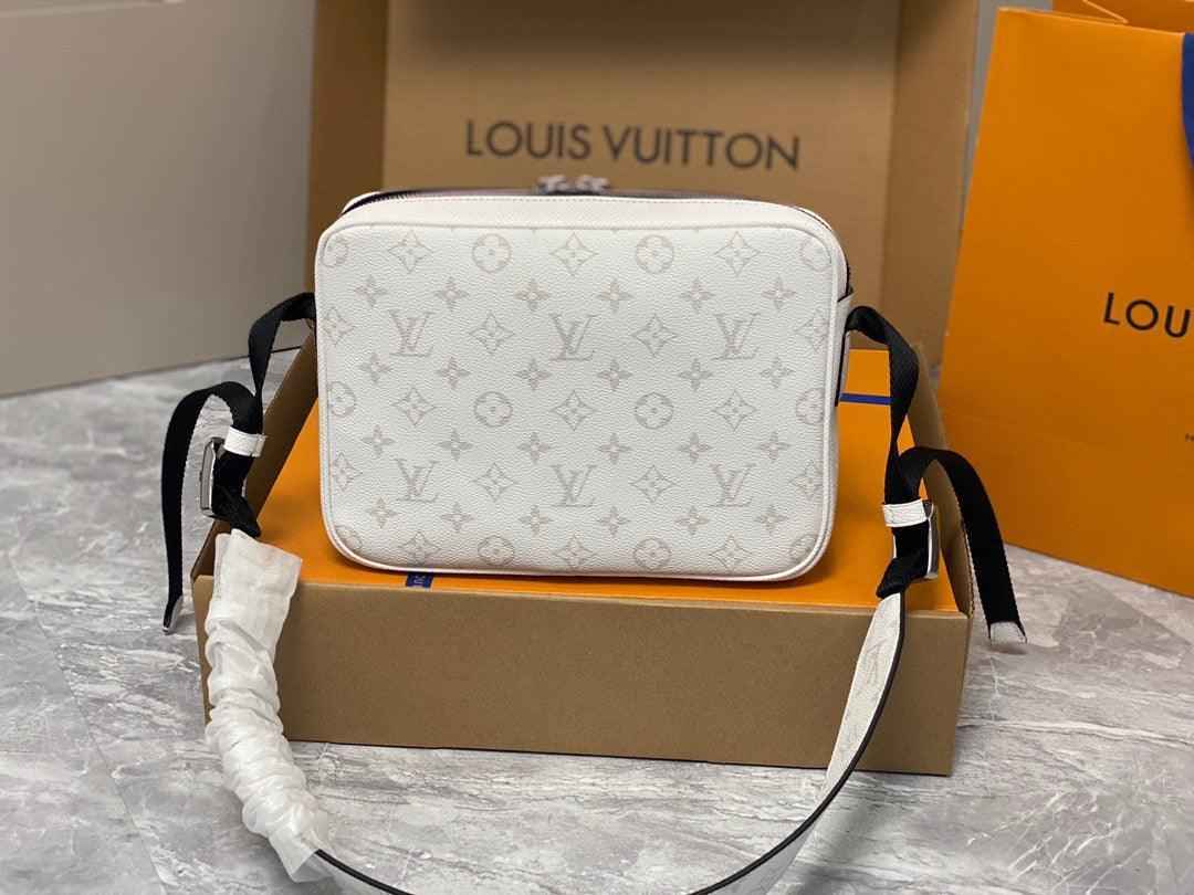LV Taigarama Outdoor M30233